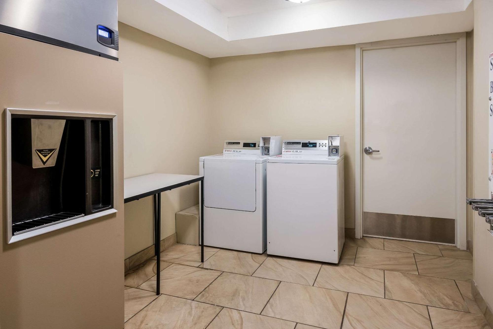 Country Inn & Suites By Radisson, Grandville-Grand Rapids West, Mi Екстериор снимка